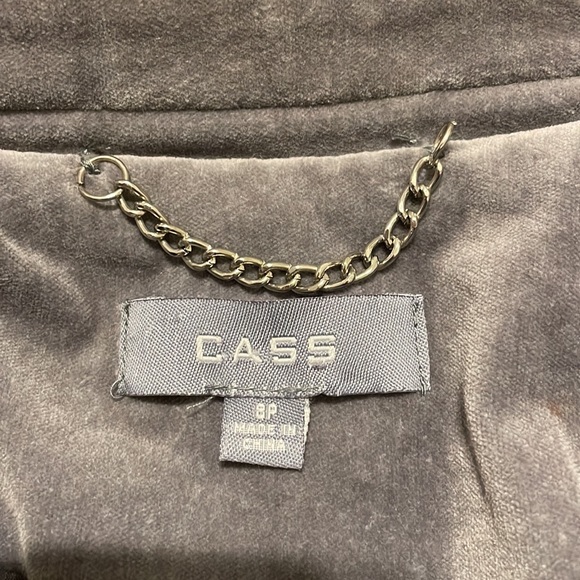 Cass Ruffled Button Down Jacket - Picture 6 of 6